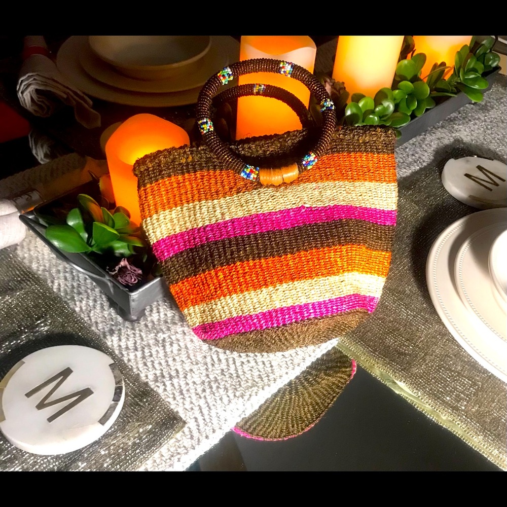 Straw bag with bracelet handles